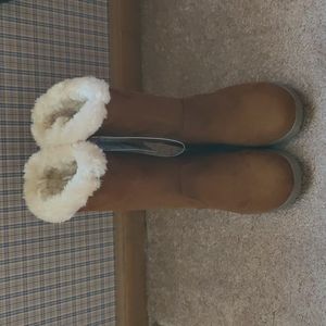 Cat and Jack Ugg styled boots